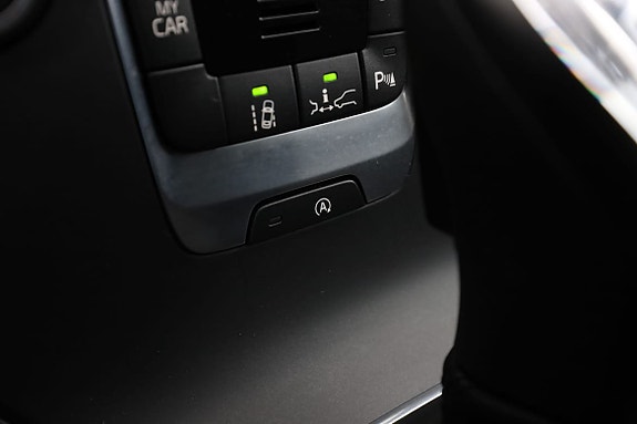 Volvo V40 Cross Country 27 of 30