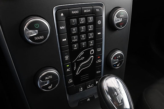 Volvo V40 Cross Country 24 of 30