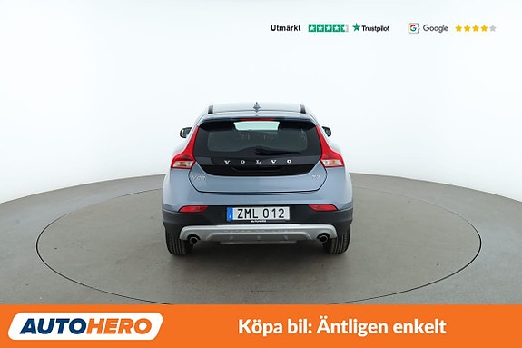 Volvo V40 Cross Country 4 of 30