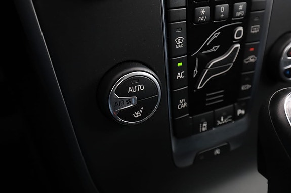 Volvo V40 Cross Country 25 of 30