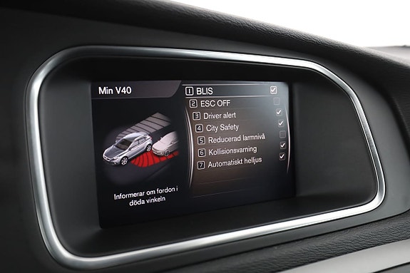 Volvo V40 Cross Country 22 of 30