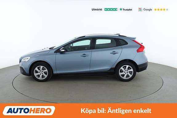Volvo V40 Cross Country 2 of 30