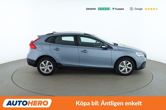 Volvo V40 Cross Country 7 of 30