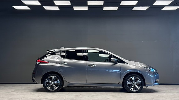 Nissan Leaf 4 of 5