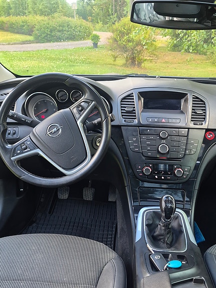Opel Insignia 3 of 5