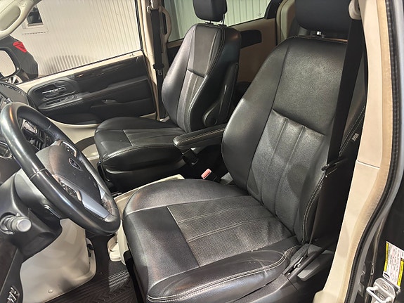 Lancia Voyager 6 of 13