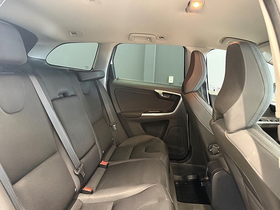 Volvo XC60 16 of 23
