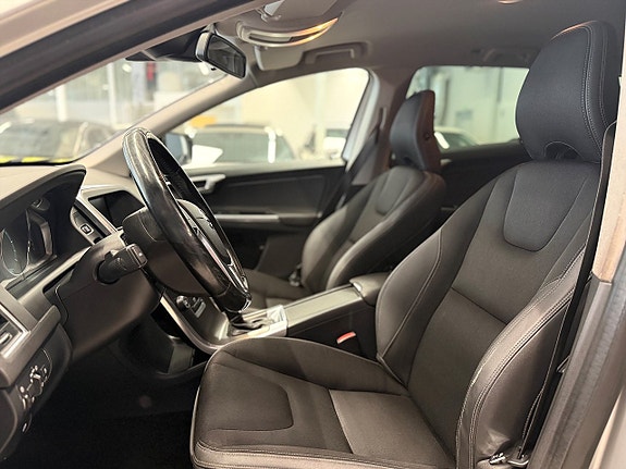 Volvo XC60 12 of 23
