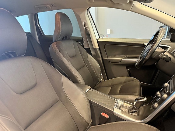 Volvo XC60 13 of 23
