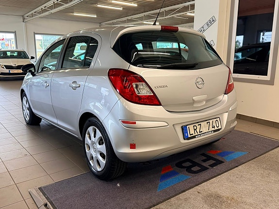 Opel Corsa 11 of 13