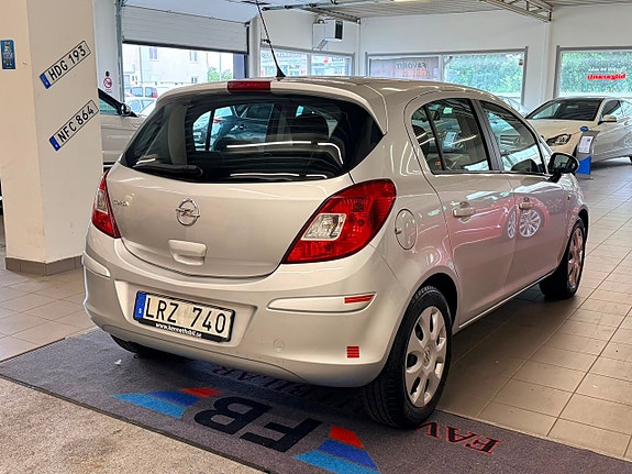 Opel Corsa 12 of 13