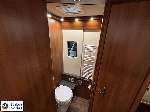 Carthago CHIC E-LINE 64 XL QB 8 of 13