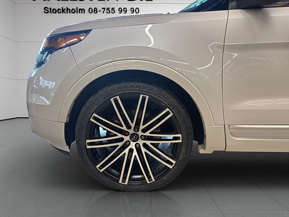 Ford Explorer 7 of 24