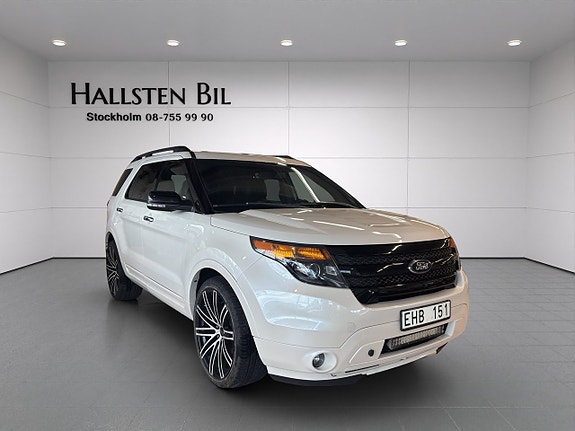 Ford Explorer 4 of 5
