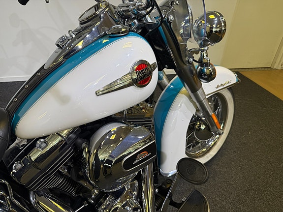 Harley-Davidson Softail Heritage Classic /FLSTC/PRISSÄNKT 4 of 9