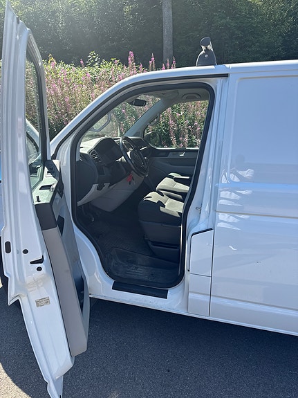 Volkswagen Transporter 3 of 5