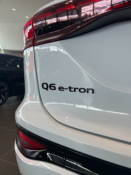 Audi Q6 e-tron 6 of 9