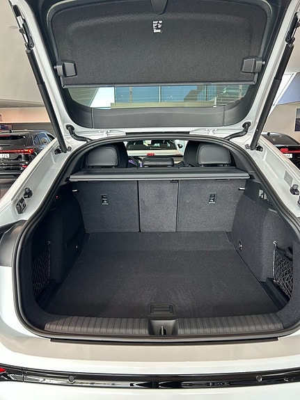 Audi Q6 e-tron 9 of 9