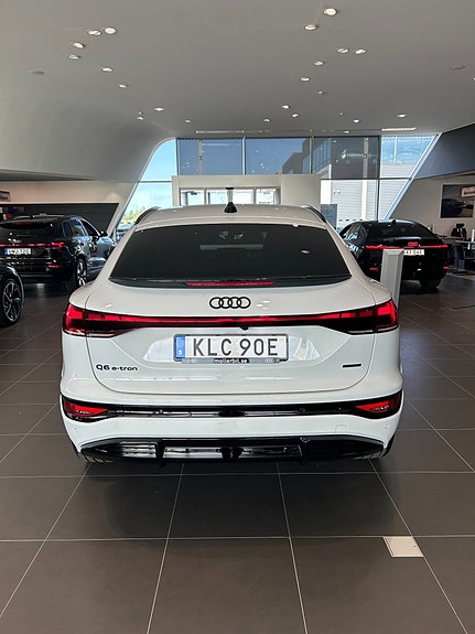 Audi Q6 e-tron 5 of 9