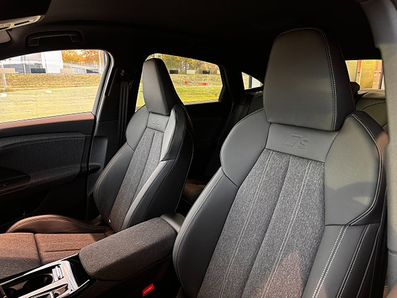 Audi Q6 e-tron 4 of 12