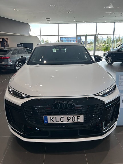Audi Q6 e-tron 2 of 9