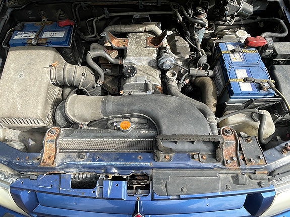 Mitsubishi Pajero 3 of 4