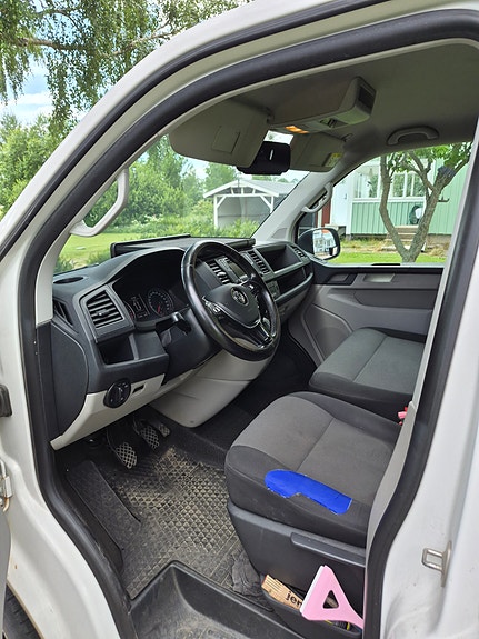 Volkswagen Transporter 9 of 14