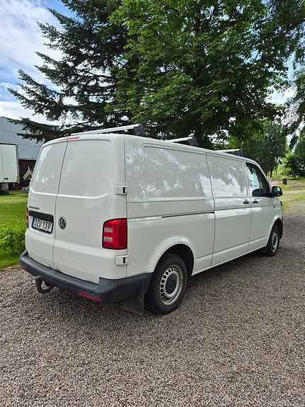 Volkswagen Transporter 3 of 5