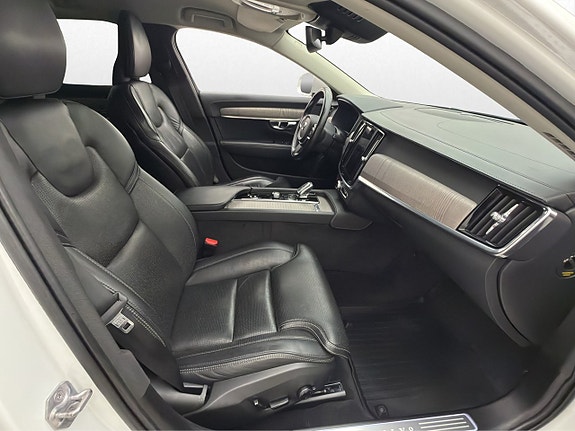 Volvo V90 16 of 30