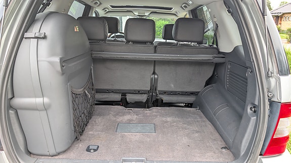 Mercedes-Benz ML55 11 of 15