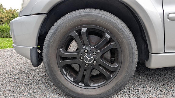Mercedes-Benz ML55 15 of 15