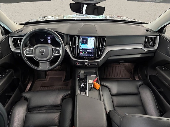 Volvo XC60 5 of 12