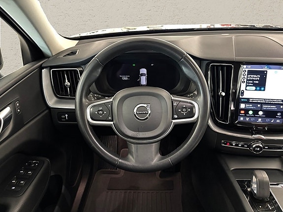 Volvo XC60 6 of 12