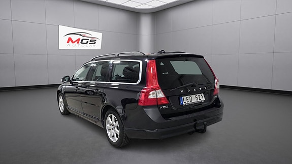 Volvo V70 4 of 5