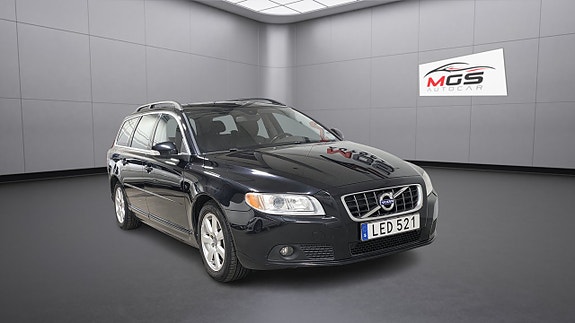 Volvo V70 2 of 5