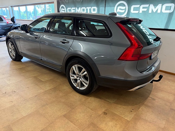 Volvo V90 Cross Country 4 of 5