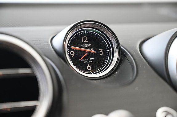 Bentley Bentayga 23 of 25