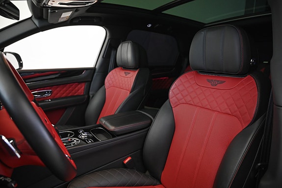 Bentley Bentayga 13 of 25