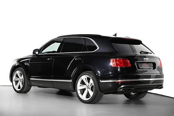 Bentley Bentayga 3 of 5
