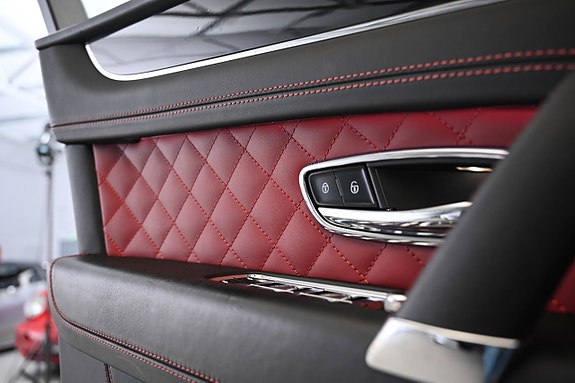 Bentley Bentayga 24 of 25