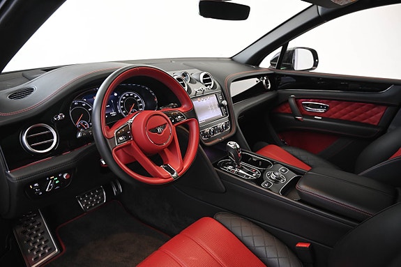 Bentley Bentayga 11 of 25