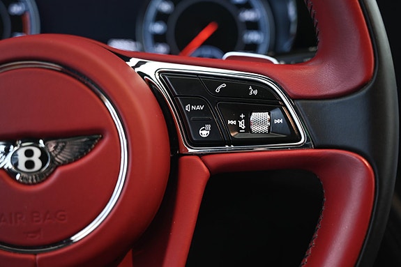 Bentley Bentayga 22 of 25