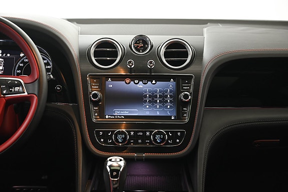 Bentley Bentayga 19 of 25