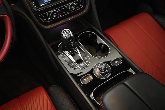 Bentley Bentayga 20 of 25