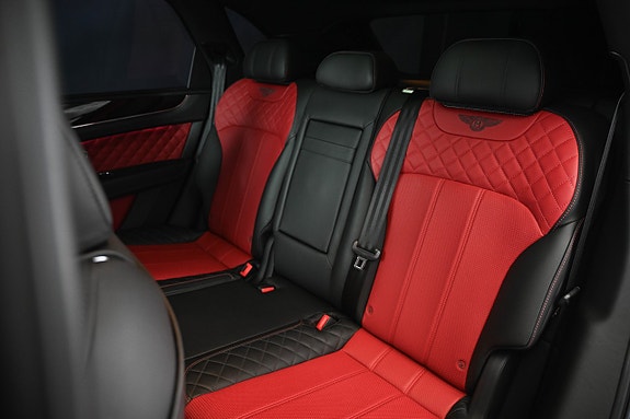 Bentley Bentayga 15 of 25