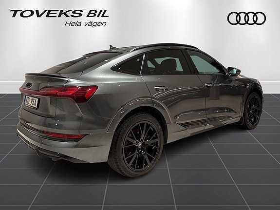 Audi e-tron 3 of 20