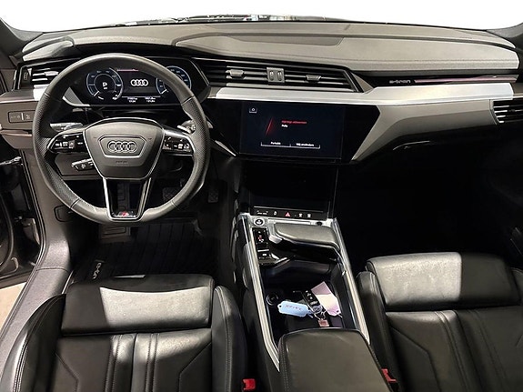 Audi e-tron 11 of 20