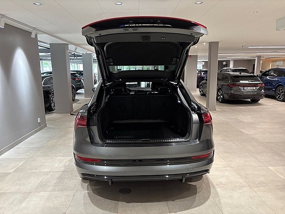 Audi e-tron 14 of 20