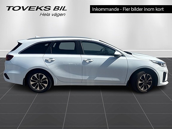 Kia Ceed 2 of 5