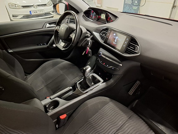Peugeot 308 SW 15 of 25